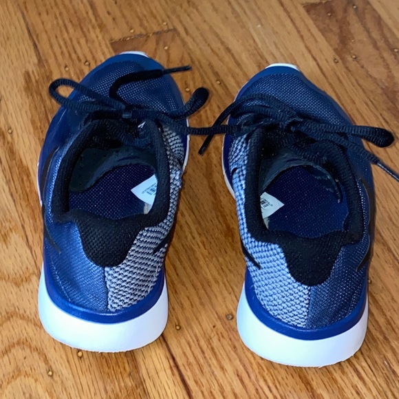 Nike - Picture 2 of 6